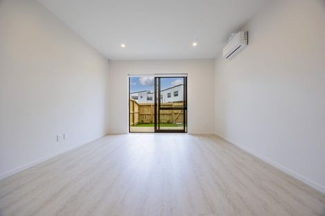 Photo of property in 1/35 Young Crescent, Drury, 2113