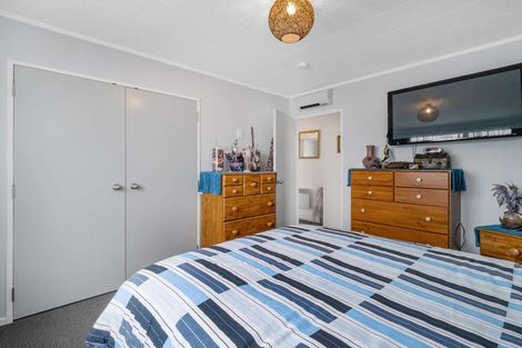 Photo of property in 31 Cross Street, Castlecliff, Whanganui, 4501