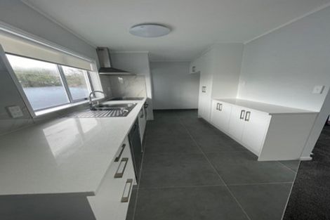 Photo of property in 40 Vodanovich Road, Te Atatu South, Auckland, 0610