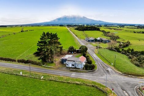 Photo of property in 2124 Eltham Road, Awatuna, Hawera, 4679