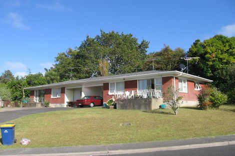 Photo of property in 2/1 Hatherlow Street, Glenfield, Auckland, 0629