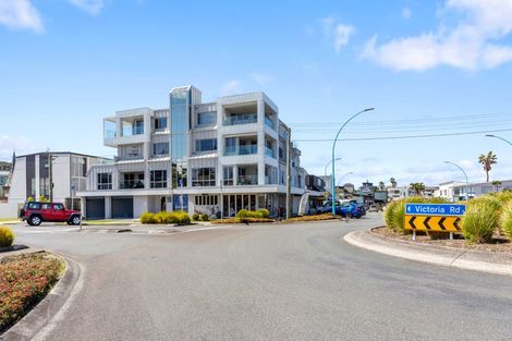 Photo of property in 2/19 Victoria Road, Mount Maunganui, 3116