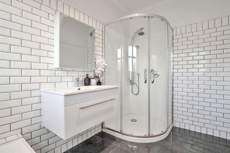 Photo of property in 33 Burns Street, Tawhero, Whanganui, 4501