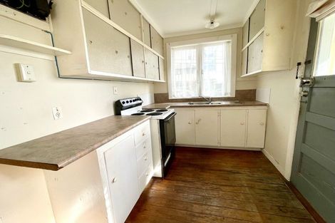 Photo of property in 1 Garadice Road, Rothesay Bay, Auckland, 0630