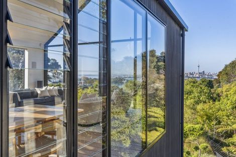 Photo of property in 22 Bridge View Road, Birkenhead, Auckland, 0626