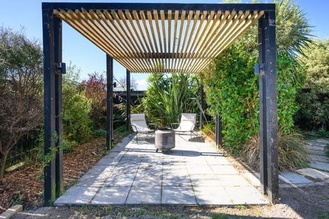 Photo of property in 10 Gladys Place, Kelvin Grove, Palmerston North, 4414