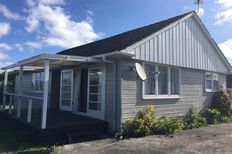 Photo of property in 47 Luckens Road, West Harbour, Auckland, 0618