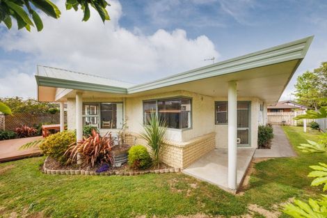 Photo of property in 21 Tudor Grove, Feilding, 4702