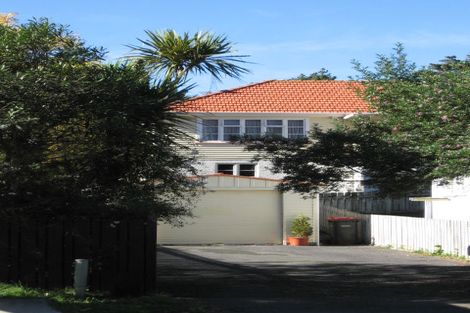 Photo of property in 118b Newlands Road, Newlands, Wellington, 6037