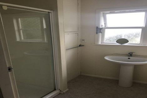 Photo of property in 41 Hungerford Road, Lyall Bay, Wellington, 6022