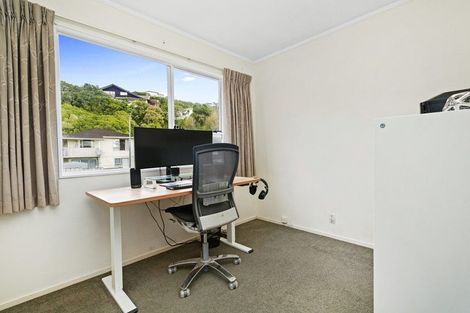 Photo of property in 102 Stewart Drive, Newlands, Wellington, 6037