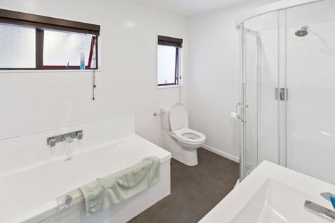 Photo of property in 4 Underwood Way, Churton Park, Wellington, 6037