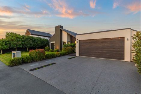 Photo of property in 26 Waitikiri Square, Parklands, Christchurch, 8083