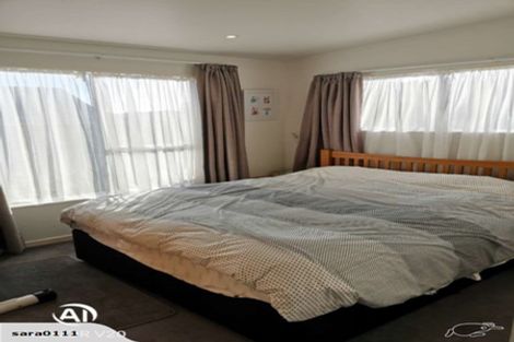 Photo of property in 17a Kingsbridge Place, Newlands, Wellington, 6037