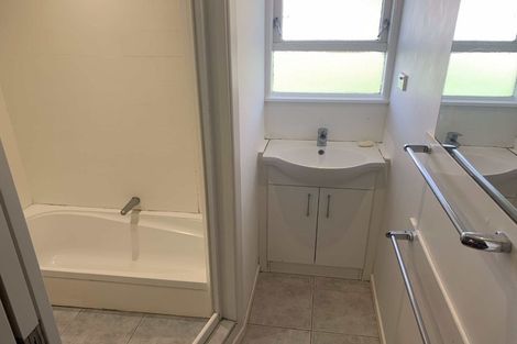 Photo of property in 31 Rosalind Road, Glenfield, Auckland, 0629