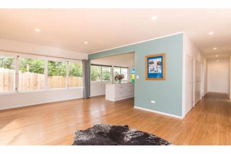 Photo of property in 6 Sheehan Road, Te Atatu South, Auckland, 0610