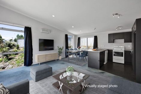 Photo of property in 2/2 Hori Street, Vogeltown, New Plymouth, 4310