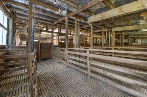 Photo of property in 2560 Rawhitiroa Road, Matemateaonga, Eltham, 4399