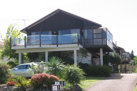 Photo of property in 1/21 Peter Terrace, Castor Bay, Auckland, 0620