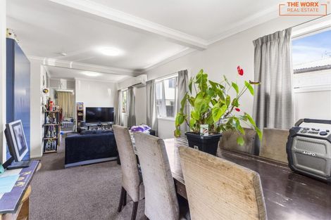 Photo of property in 10a Cambridge Road, Manurewa, Auckland, 2102