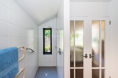 Photo of property in 11 Walnut Grove, Waikanae, 5036
