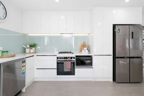Photo of property in 90c Seymour Road, Sunnyvale, Auckland, 0612