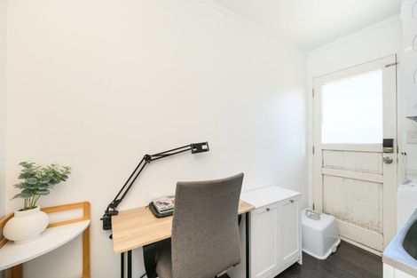 Photo of property in 10 Gladys Place, Kelvin Grove, Palmerston North, 4414