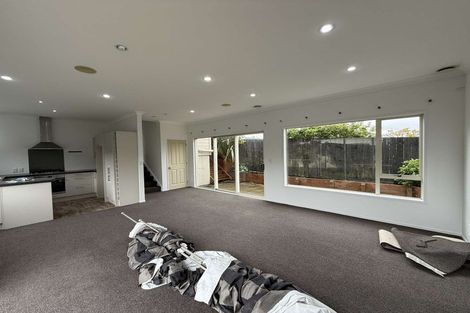 Photo of property in 40c Ruskin Road, Newlands, Wellington, 6037