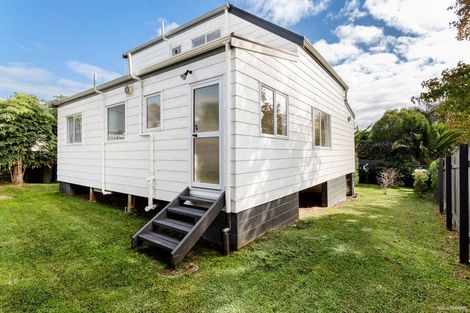 Photo of property in 2/12 Taynith Place, Glenfield, Auckland, 0629