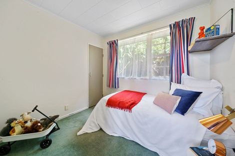 Photo of property in 32 Voltaire Street, Karori, Wellington, 6012