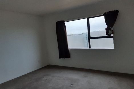 Photo of property in 2/7 Barbados Drive, Unsworth Heights, Auckland, 0632