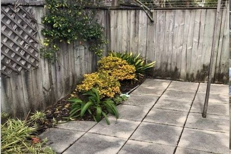 Photo of property in 3/57 Gladstone Road, Northcote, Auckland, 0627