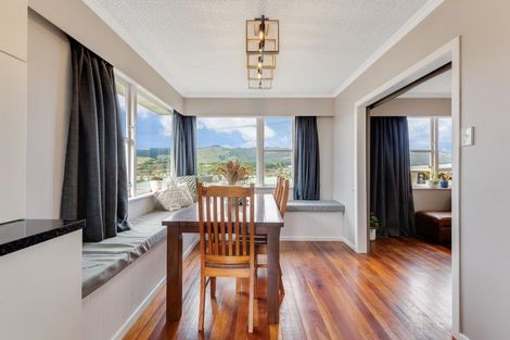 Photo of property in 39 Saint Johns Terrace, Tawa, Wellington, 5028