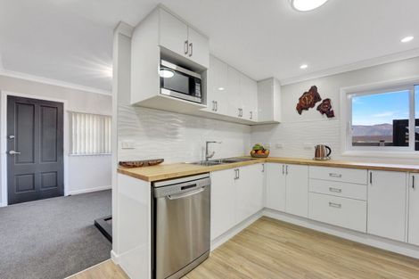 Photo of property in 12 Arthur Crescent, Waikawa, Picton, 7220