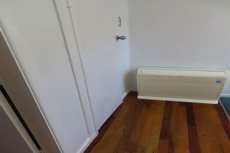 Photo of property in 60 Beazley Avenue, Paparangi, Wellington, 6037