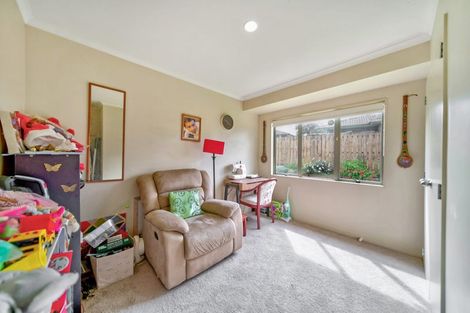 Photo of property in 14 Brunswick Rise, Mangere, Auckland, 2022