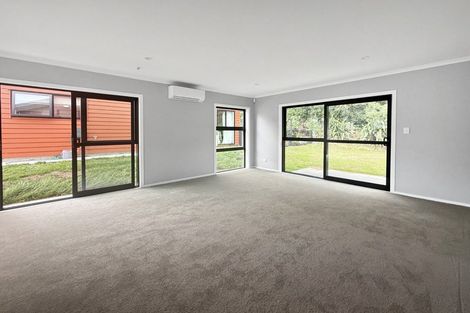 Photo of property in 13 Winnie Close, Acacia Bay, Taupo, 3330