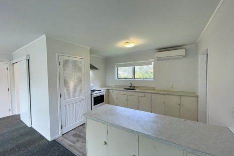 Photo of property in 2/11 Tallington Crescent, Torbay, Auckland, 0630