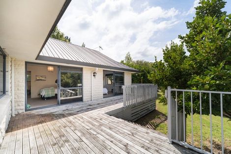 Photo of property in 49 Schnell Drive, Kelvin Grove, Palmerston North, 4414