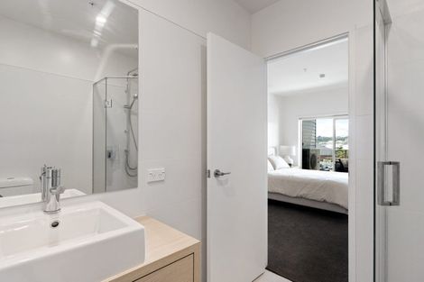 Photo of property in Marina View Apartments, 303/4 Reads Quay, Gisborne, 4010