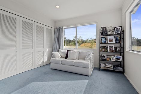 Photo of property in 2/3 Tiri View Place, Waiake, Auckland, 0630