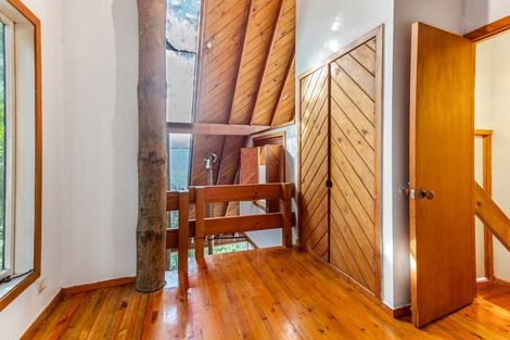 Photo of property in 40 Otitori Bay Road, Titirangi, Auckland, 0604