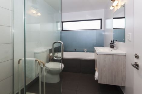 Photo of property in 136 Edgeware Road, St Albans, Christchurch, 8014