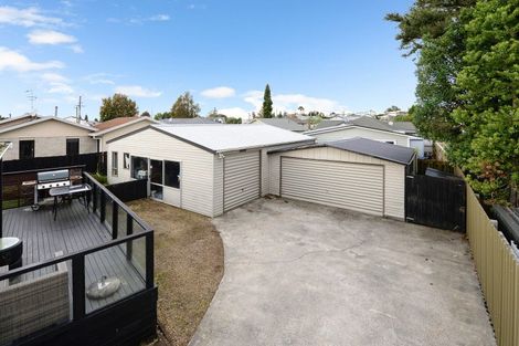 Photo of property in 3 Jasmine Avenue, Dinsdale, Hamilton, 3204