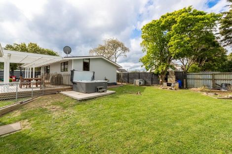 Photo of property in 9a Heretaunga Square, Silverstream, Upper Hutt, 5019