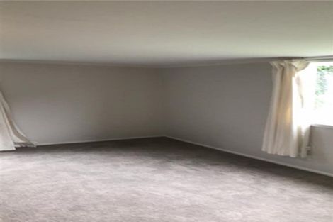 Photo of property in 30 Silverstone Place, Henderson, Auckland, 0612