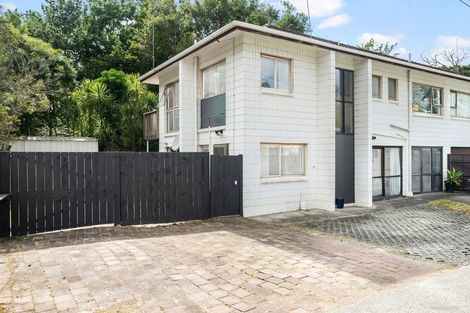 Photo of property in 2/33 Glenvar Road, Torbay, Auckland, 0630