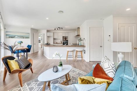 Photo of property in 47 Fleetwood Drive, Henderson, Auckland, 0612