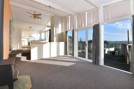 Photo of property in 7 Kaipara Crescent, Helensville, 0800