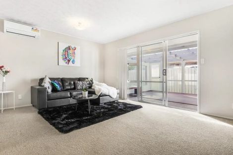 Photo of property in 3/63 Kenderdine Road, Papatoetoe, Auckland, 2025